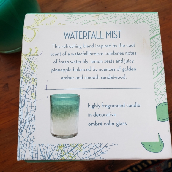 NIB Chesapeake Bay Waterfall Candle - Picture 3 of 4